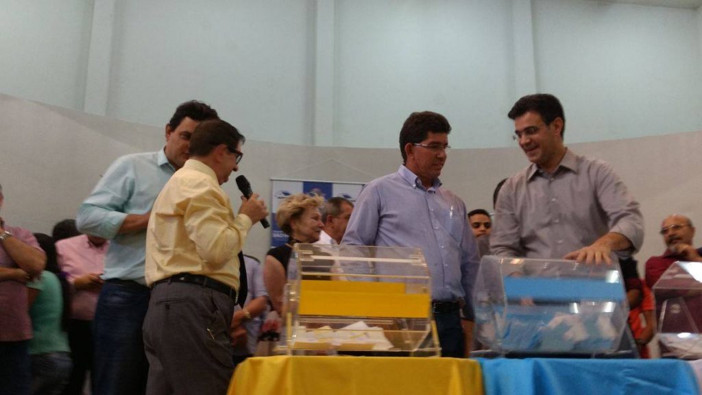 Vice-prefeito participa do sorteio de casas do CDHU em Mendonça