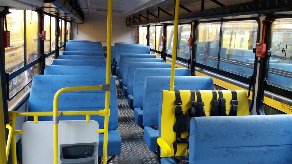 Nova Aliança recebe novo ônibus para transporte escolar