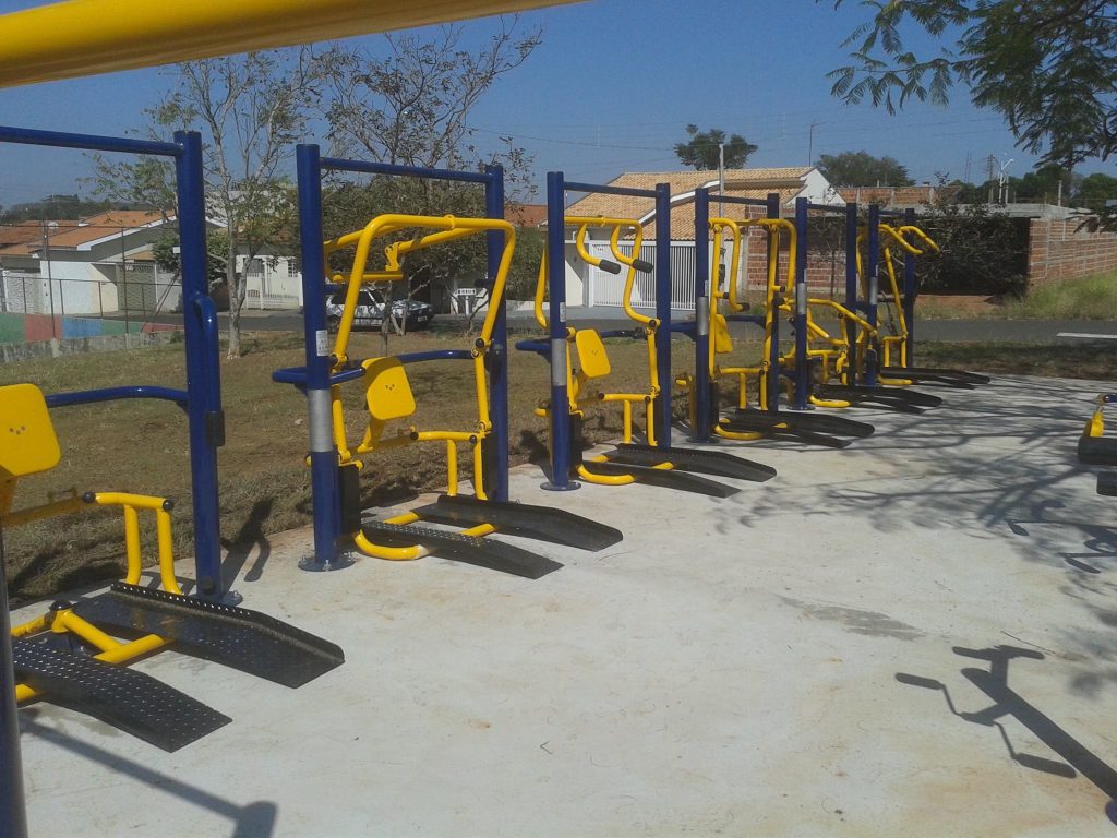 Prefeitura de Nova aliança instala equipamentos da academia para deficientes
