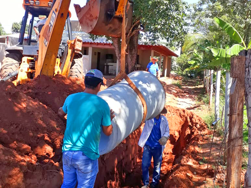 300m de tubos de concreto escoarão água da chuva na Estância Alamanda