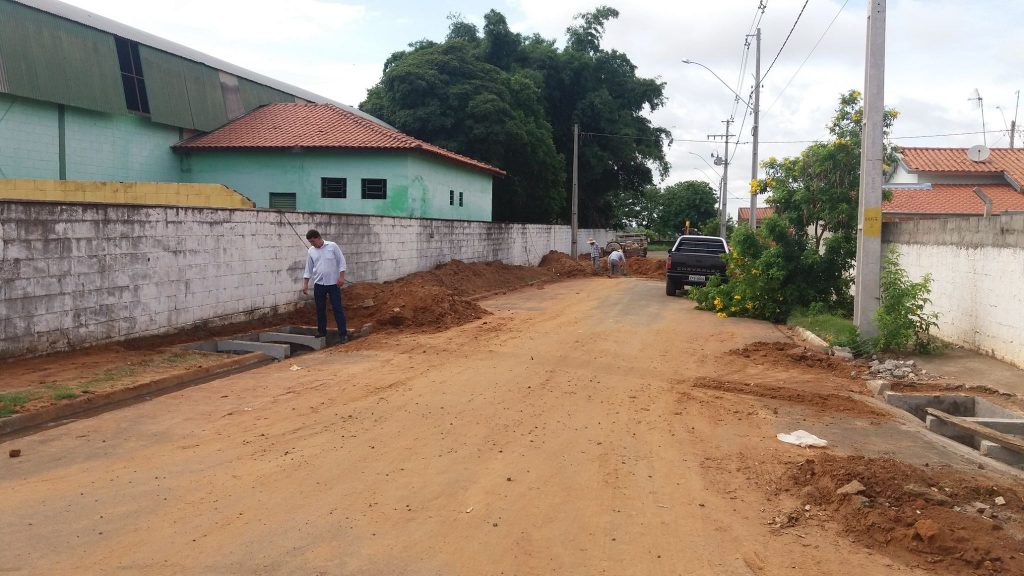 Obra anti enchente no Conjunto Habitacional Angelina Lucato no Distrito de Nova Itapirema