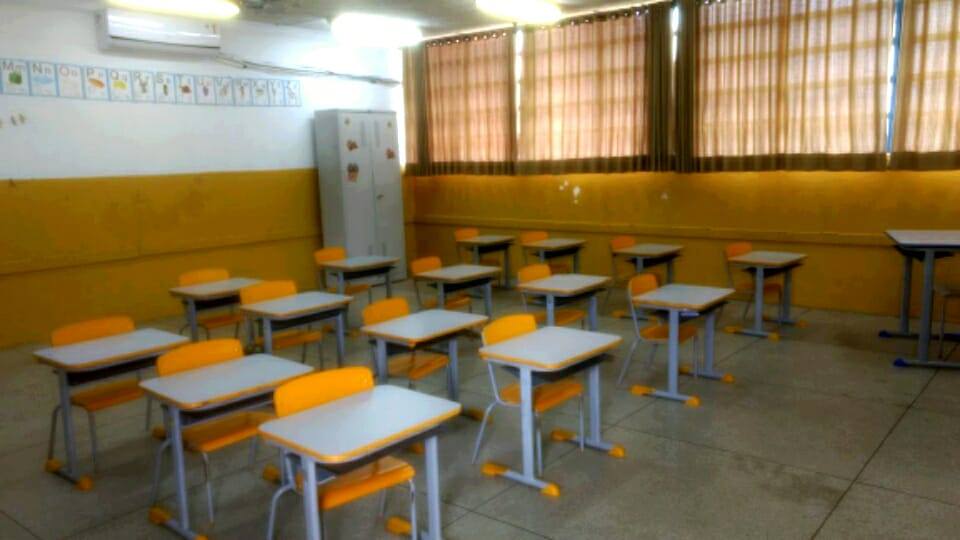 Salas de aula recebem aparelhos de ar condicionado e novo mobiliário - Prefeitura Municipal de Nova Aliança-SP