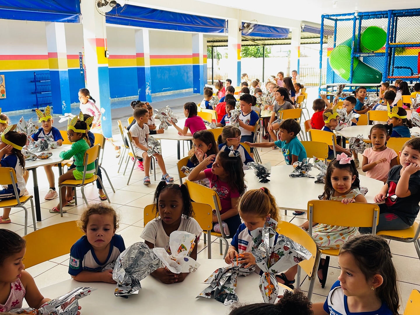 Prefeitura de Nova Aliança realiza entrega de ovos de Páscoa para alunos da rede de ensino - Prefeitura Municipal de Nova Aliança-SP